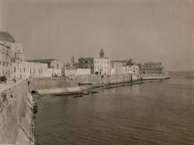 ...che and� a dividere Bari Vecchia dall�Adriatico